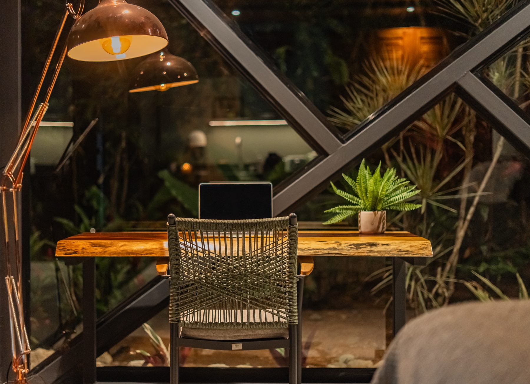 Casa Serenity private workspace